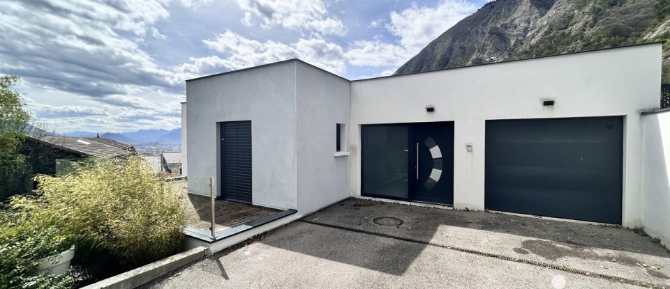 Architect house 5 rooms of 171 m² in La Tronche (38700)