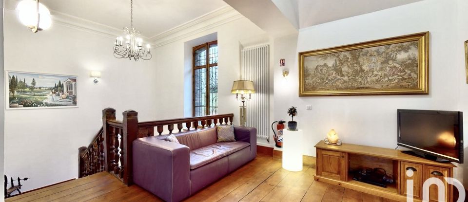 Château 18 pièces de 657 m² à Pau (64000)