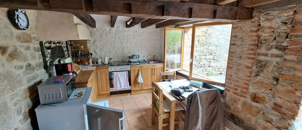 Maison de campagne 4 pièces de 90 m² à Montel-de-Gelat (63380)