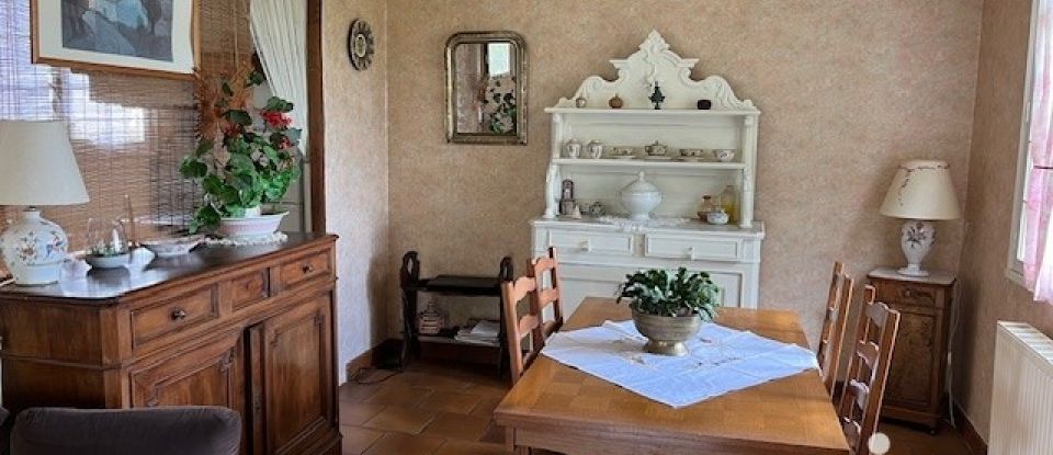 Traditional house 4 rooms of 119 m² in Saint-Élix-le-Château (31430)