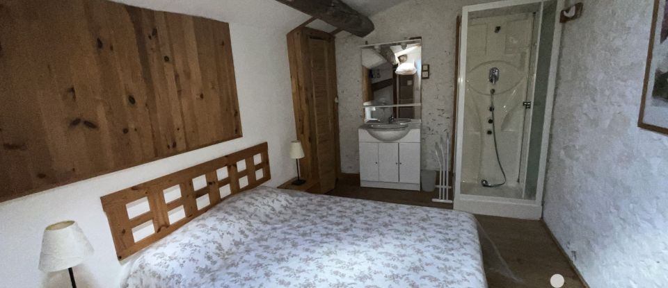 Gîte 15 pièces de 228 m² à Saint-Marcel-sur-Aude (11120)