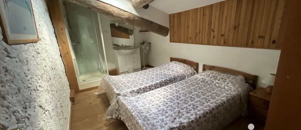 Gîte 15 pièces de 228 m² à Saint-Marcel-sur-Aude (11120)