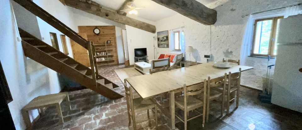 Gîte 15 pièces de 228 m² à Saint-Marcel-sur-Aude (11120)