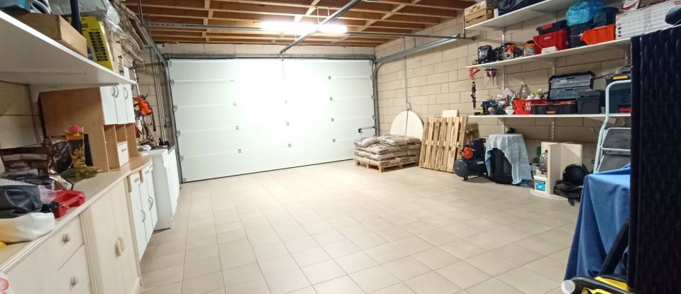 Maison 8 pièces de 218 m² à Juvigné (53380)