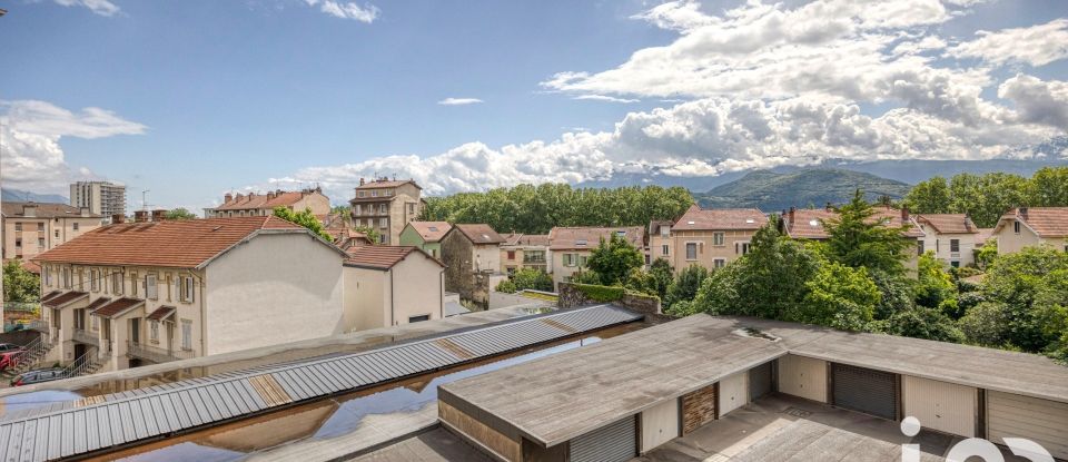 Apartment 3 rooms of 73 m² in Grenoble (38100)