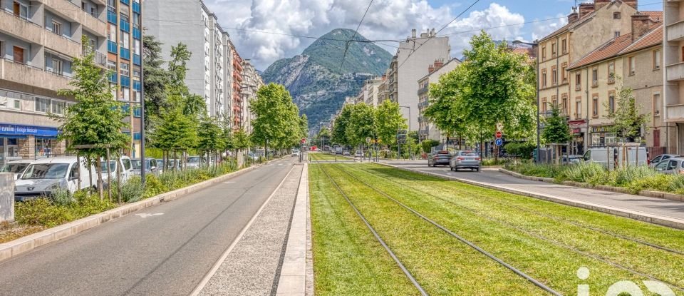 Apartment 3 rooms of 73 m² in Grenoble (38100)