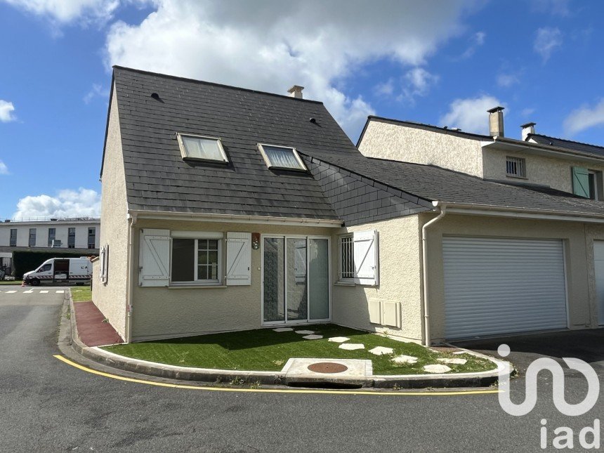 House 5 rooms of 110 m² in Le Coudray-Montceaux (91830)