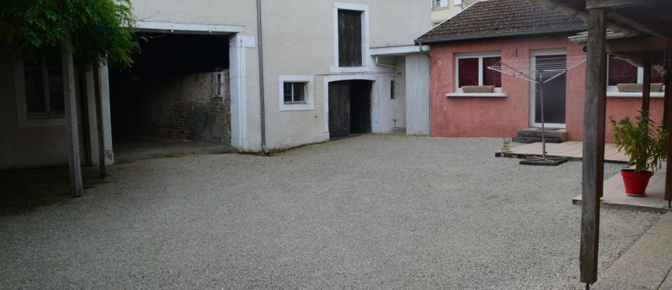 House 6 rooms of 163 m² in Bourbonne-les-Bains (52400)