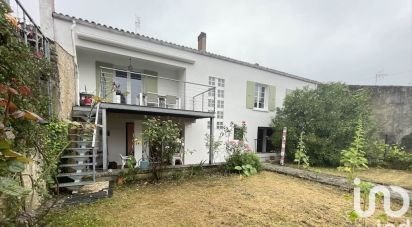 Town house 4 rooms of 112 m² in Marennes (17320)
