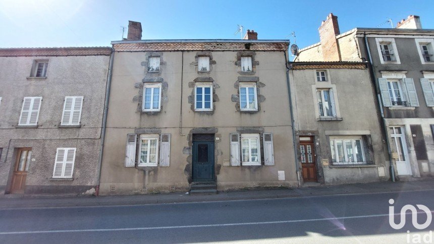 Village house 6 rooms of 180 m² in Le Dorat (87210)