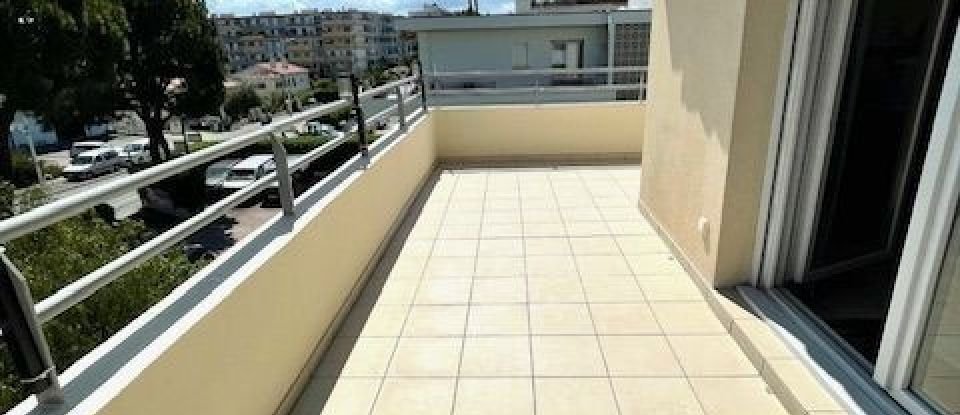 Appartement 3 pièces de 63 m² à Cagnes-sur-Mer (06800)