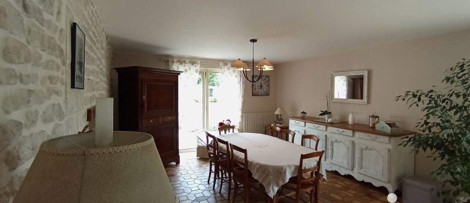 Village house 5 rooms of 170 m² in Sansais (79270)