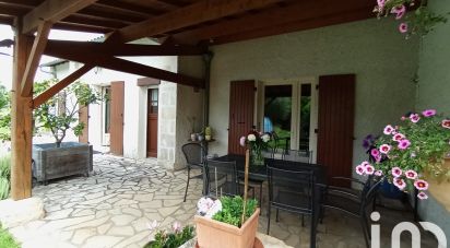 Village house 5 rooms of 170 m² in Sansais (79270)