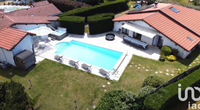 Maison de campagne 6 pièces de 165 m² à Azur (40140)