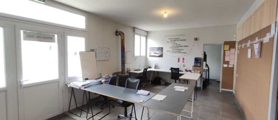 Business premises of 346 m² in Valdivienne (86300)