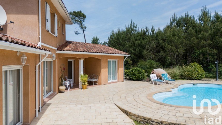 Maison d’architecte 6 pièces de 181 m² à Rion-des-Landes (40370)