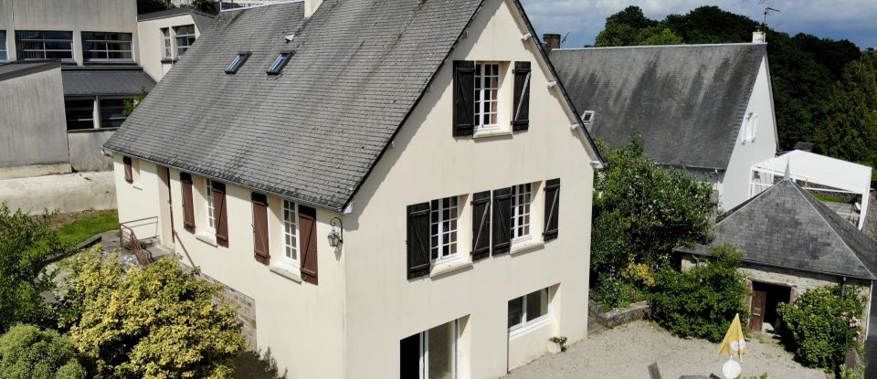 Traditional house 6 rooms of 135 m² in Coutances (50200)