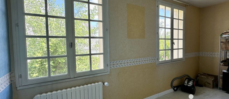 Traditional house 6 rooms of 135 m² in Coutances (50200)