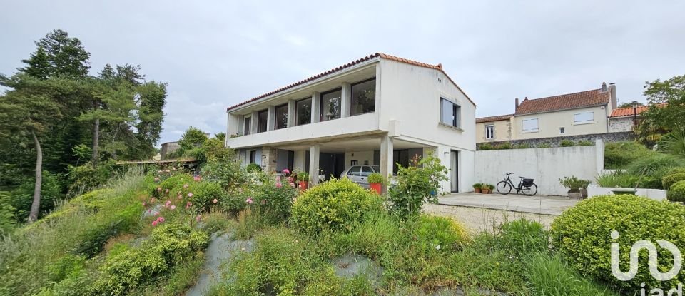 House 6 rooms of 152 m² in Les Lucs-sur-Boulogne (85170)