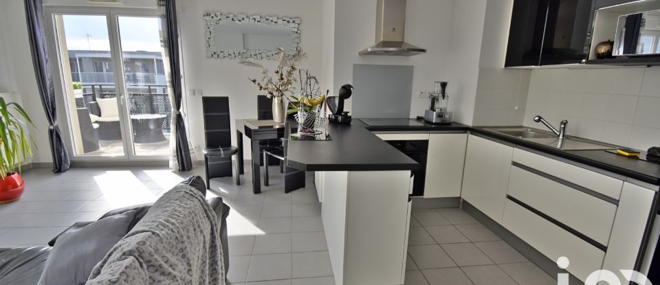 Apartment 3 rooms of 67 m² in Bron (69500)