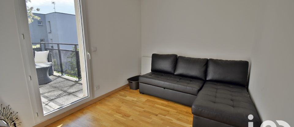 Apartment 3 rooms of 67 m² in Bron (69500)