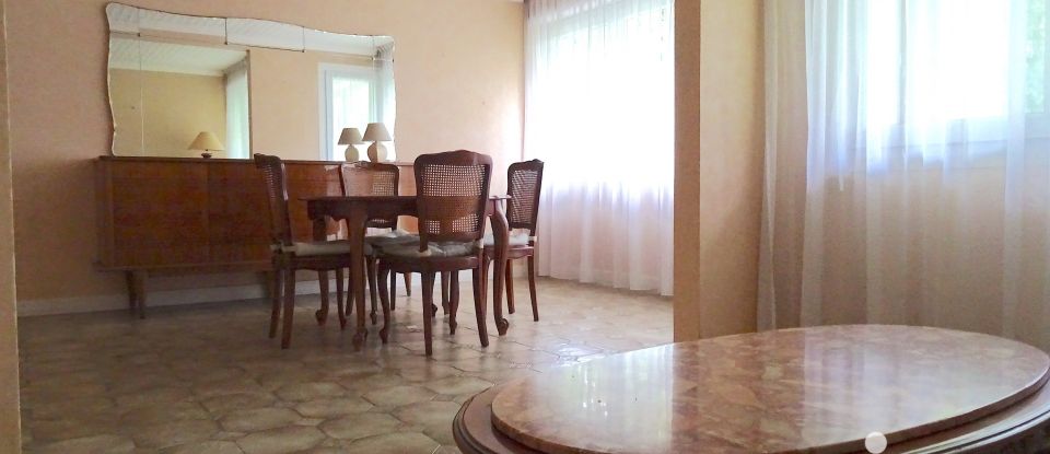 Apartment 4 rooms of 71 m² in Ris-Orangis (91130)