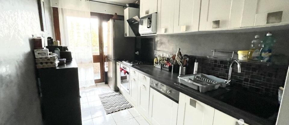 Appartement 4 pièces de 84 m² à Ris-Orangis (91130)