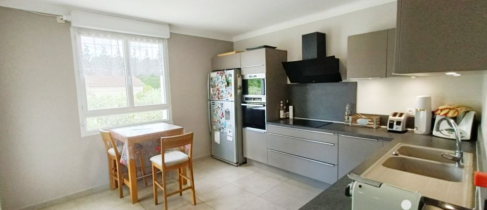 Maison 6 pièces de 180 m² à Entraigues-sur-la-Sorgue (84320)