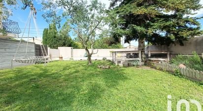 House 6 rooms of 180 m² in Entraigues-sur-la-Sorgue (84320)