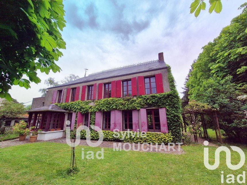 Mansion 9 rooms of 230 m² in Le Mesnil-Saint-Denis (78320)