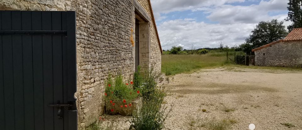 Barn conversion 3 rooms of 229 m² in Haims (86310)