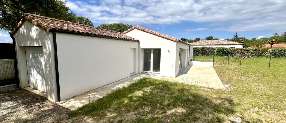 House 4 rooms of 89 m² in Martinet (85150)