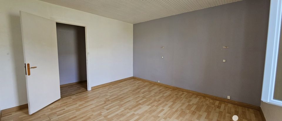 Maison 3 pièces de 85 m² à - (16170)