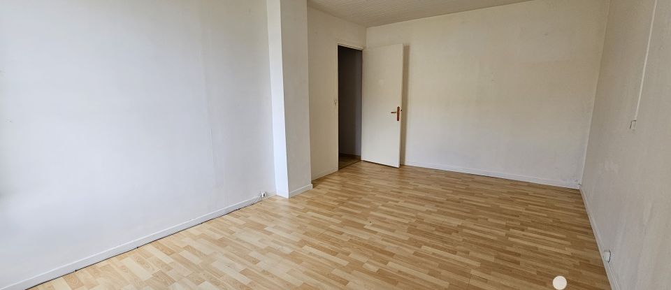 Maison 3 pièces de 85 m² à - (16170)