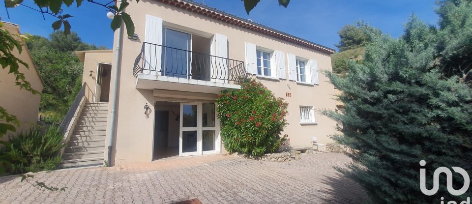 Maison traditionnelle 5 pièces de 128 m² à Cadenet (84160)