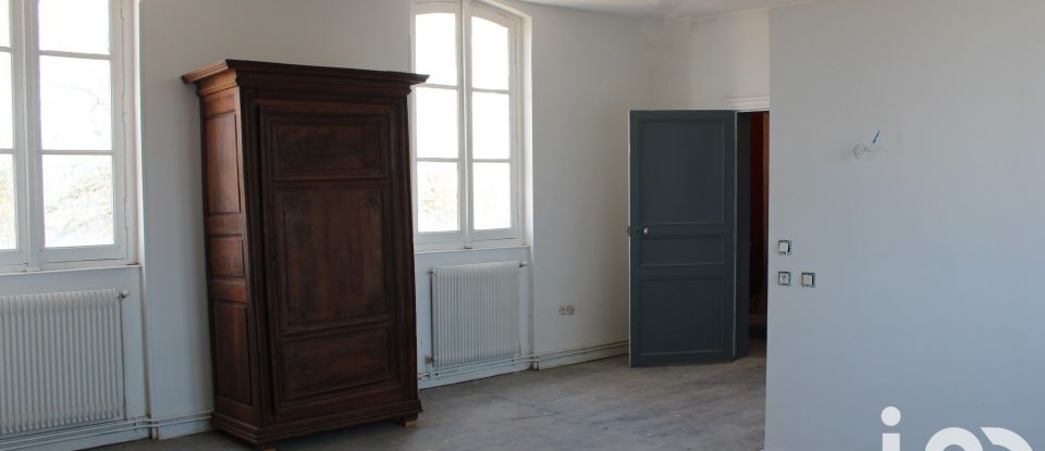 Maison 10 pièces de 300 m² à Agris (16110)