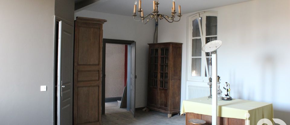 Maison 10 pièces de 300 m² à Agris (16110)