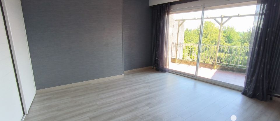 Town house 5 rooms of 151 m² in Pouzauges (85700)