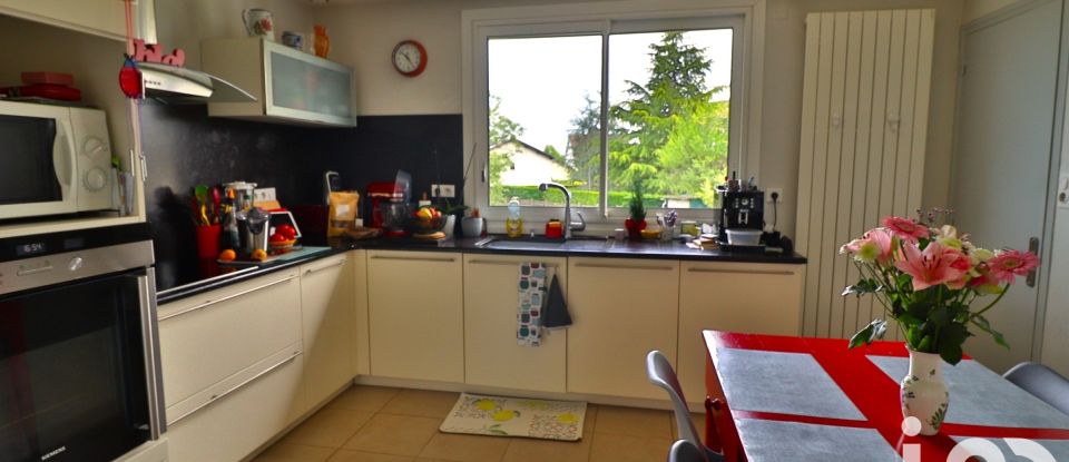 Traditional house 7 rooms of 149 m² in Montceau-les-Mines (71300)