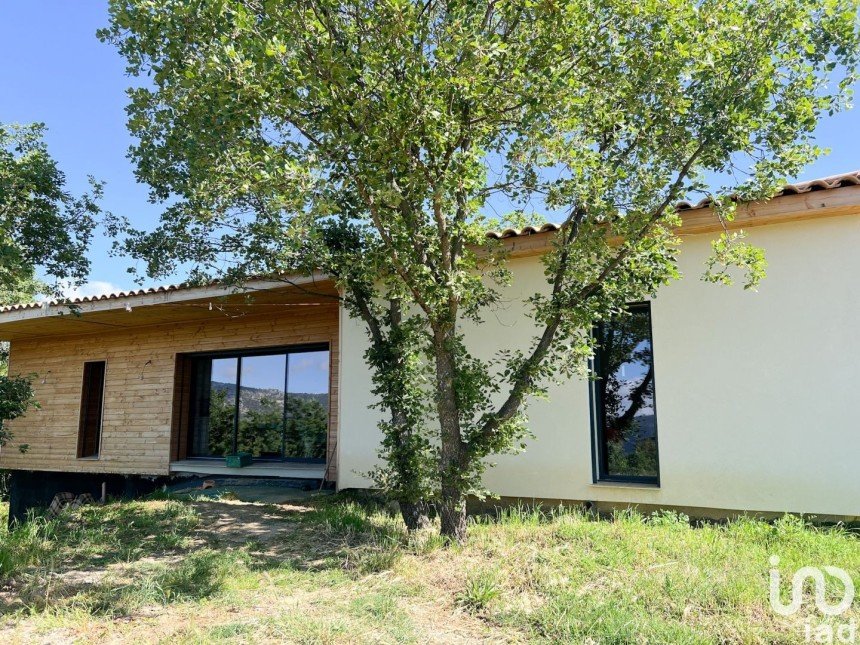 Maison 4 pièces de 122 m² à Berre-les-Alpes (06390)