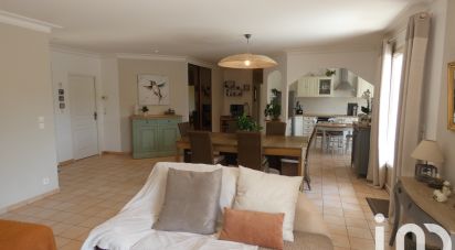 House 6 rooms of 140 m² in Niort (79000)