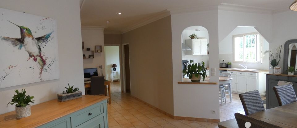 Maison 6 pièces de 140 m² à Aiffres (79230)