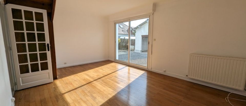 Maison 6 pièces de 180 m² à Rontignon (64110)