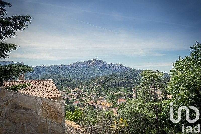 Maison 10 pièces de 450 m² à Auriol (13390)