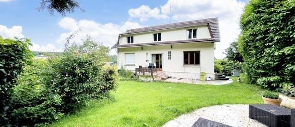 Maison 6 pièces de 145 m² à Coubron (93470)