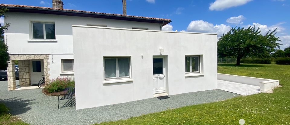 Maison 6 pièces de 140 m² à Saintes (17100)