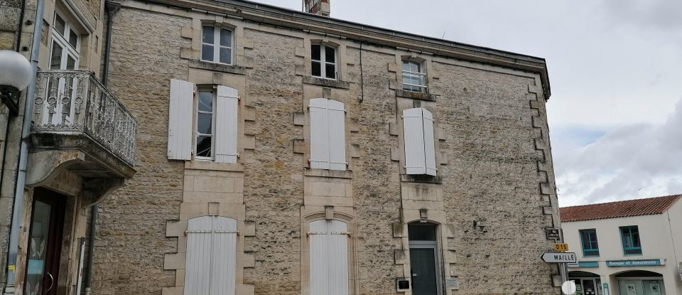 Immeuble de 107 m² à Maillezais (85420)