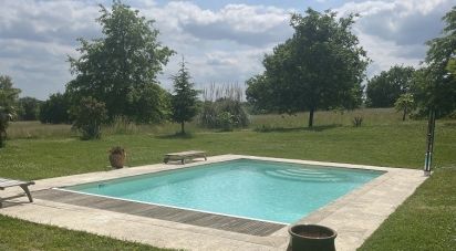 Domaine 16 pièces de 440 m² à Miradoux (32340)