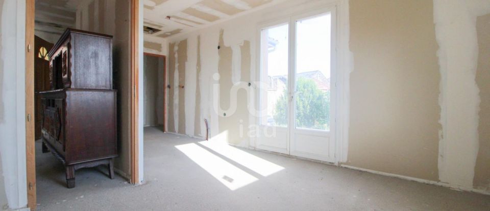 House 6 rooms of 142 m² in Saint-Victor-et-Melvieu (12400)