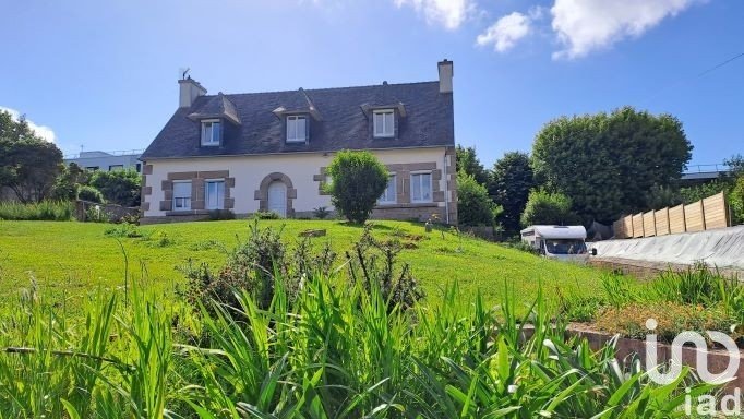 Traditional house 7 rooms of 168 m² in Tréguier (22220)